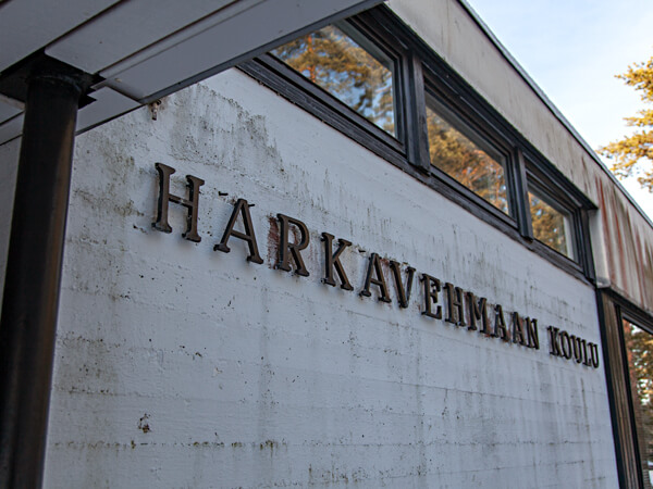 H&auml;rk&auml;vehmaan koulu
